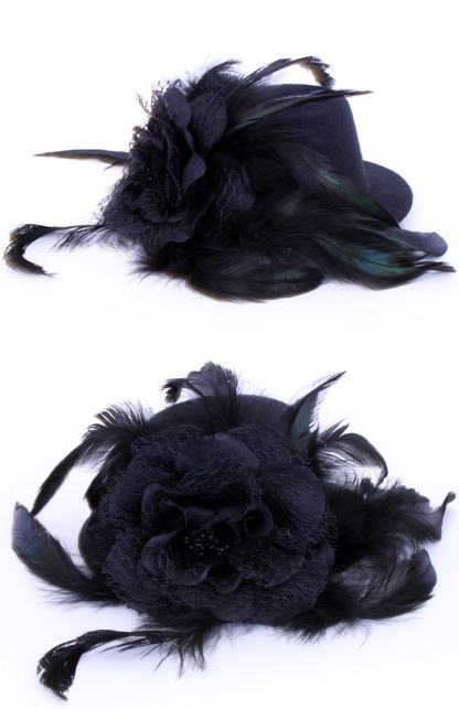 Mini hoedje met haarclip zwart met voile en veertjes ass.